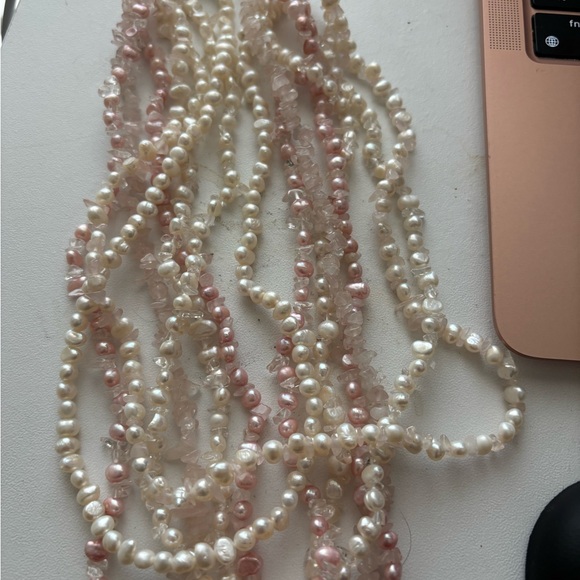Elegant Pearl and Pink Beaded Necklace - Picture 1 of 3